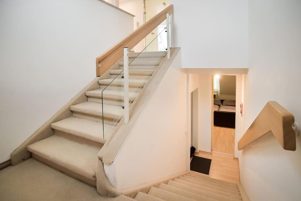 5 Secret Escape Above Apartment